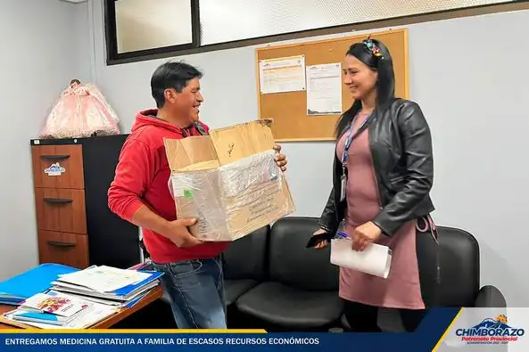 Foto entrega medicina