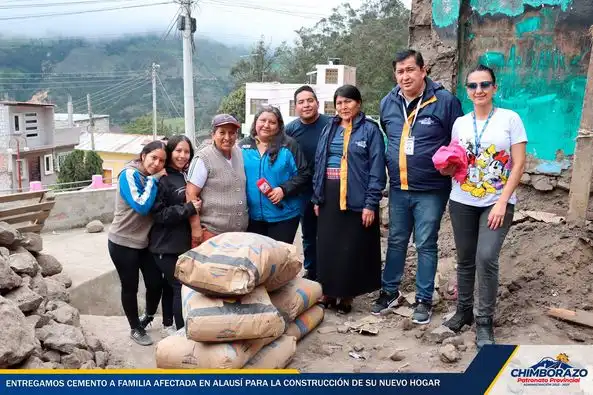 Foto entrega cemento